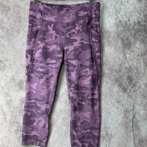 Lululemon Athletica Purple Camouflage Leggings 10. Yoga workout exercise pockets